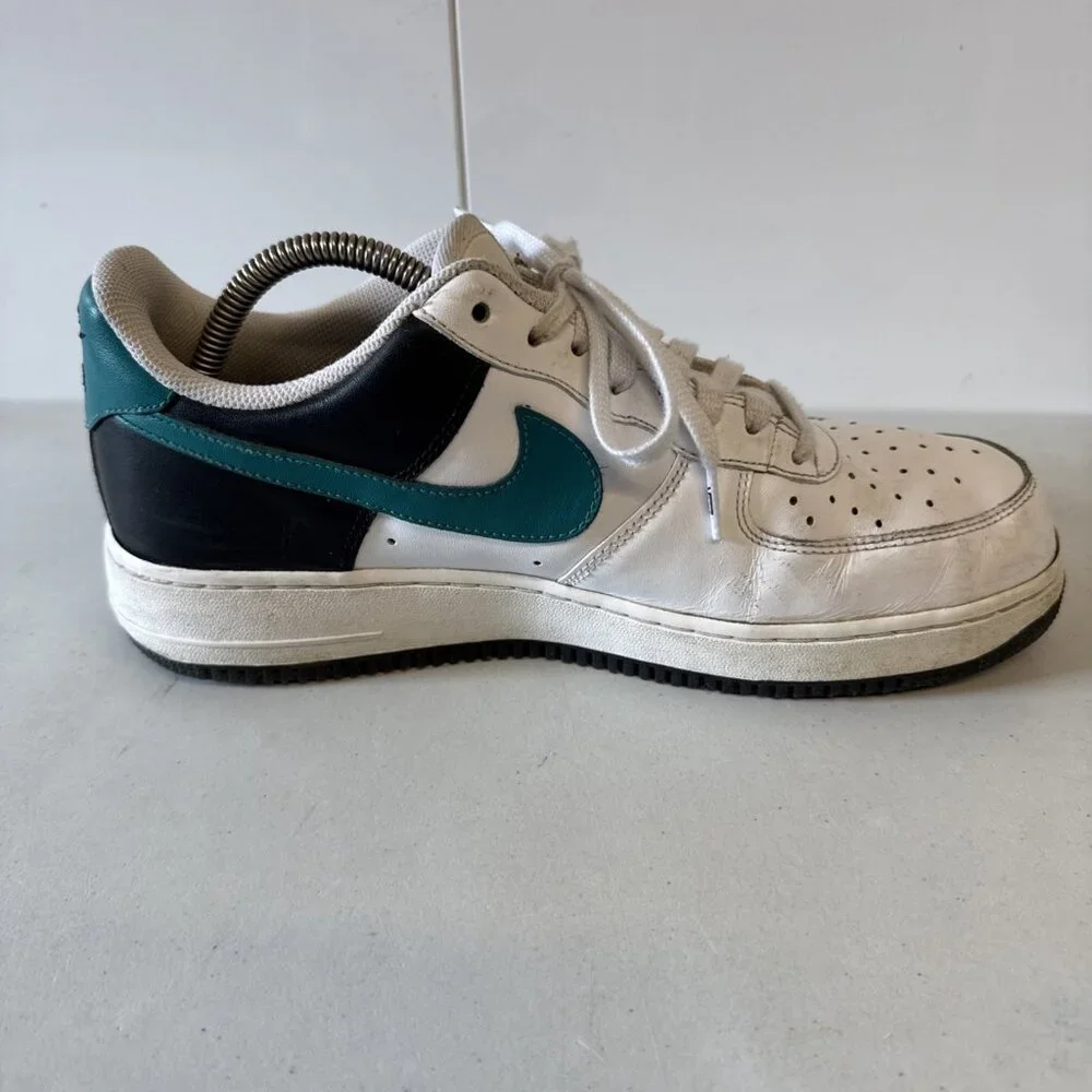 Nike product pair